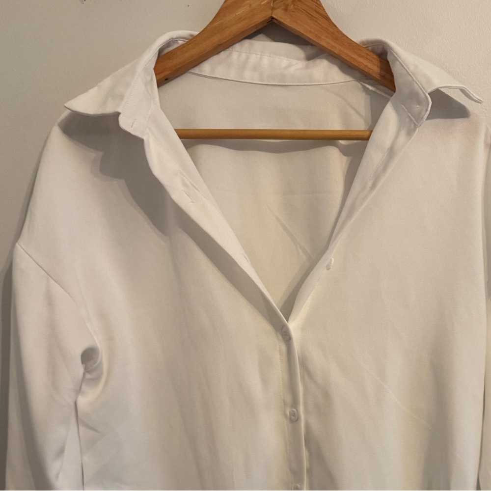 Small Oversized White Button-Up Shirt and Denim Shorts - Picture 7 of 7